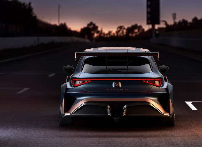 new CUPRA Leon competicion racing car braking system combining ventilated and solid brakes rear view
