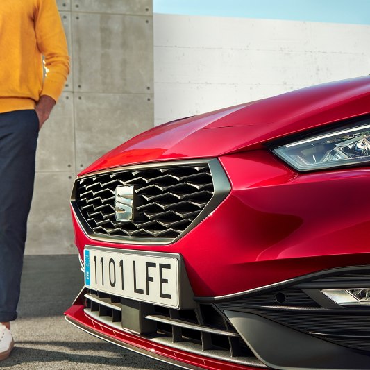 SEAT New Leon - Front grille